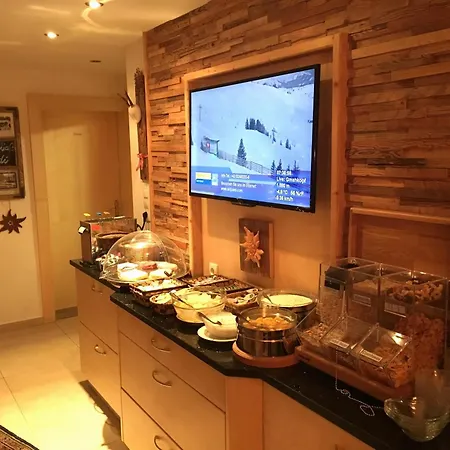 Guest house Edelweiss 3*