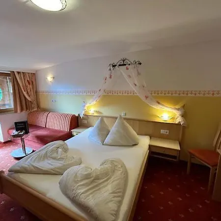 Guest house Edelweiss 3*