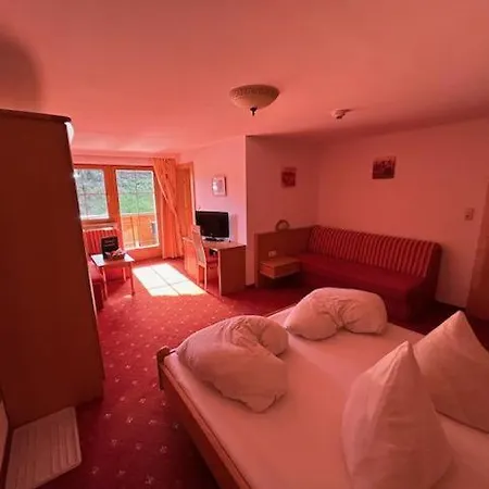 Guest house Edelweiss 3*