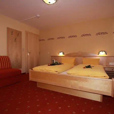 Edelweiss Guest house 3*