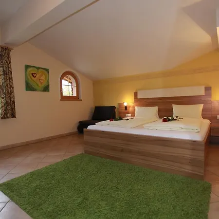 Guest house Edelweiss 3*